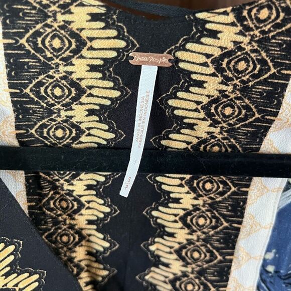 FREE PEOPLE CATCH ME IF YOU CAN BLOUSE - Picture 3 of 4